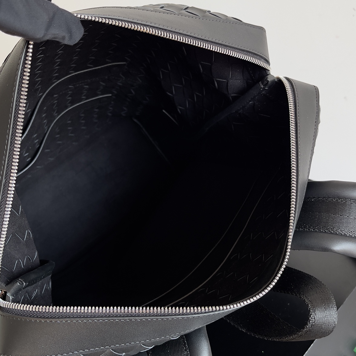 Bottega Veneta BV Woven Shoulder Bag Black #653118