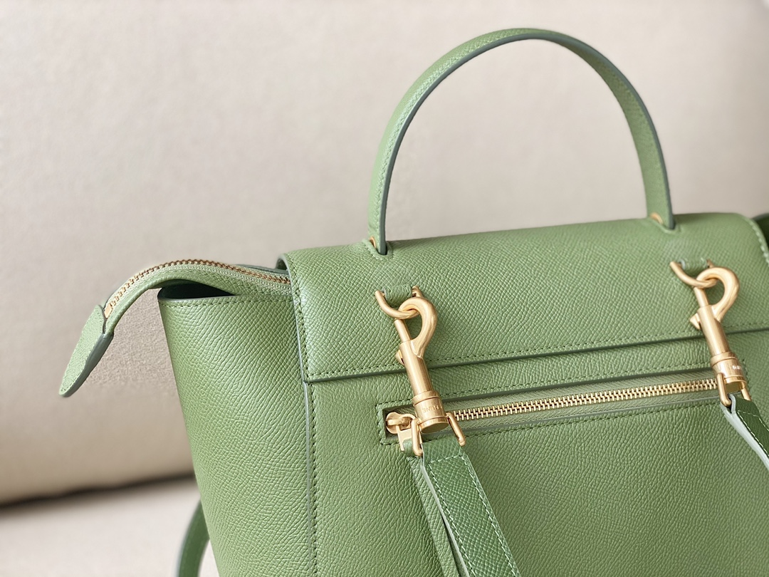 𝐂𝐞𝐥𝐢𝐧𝐞 BELT MICRO BAG in grained calfskin