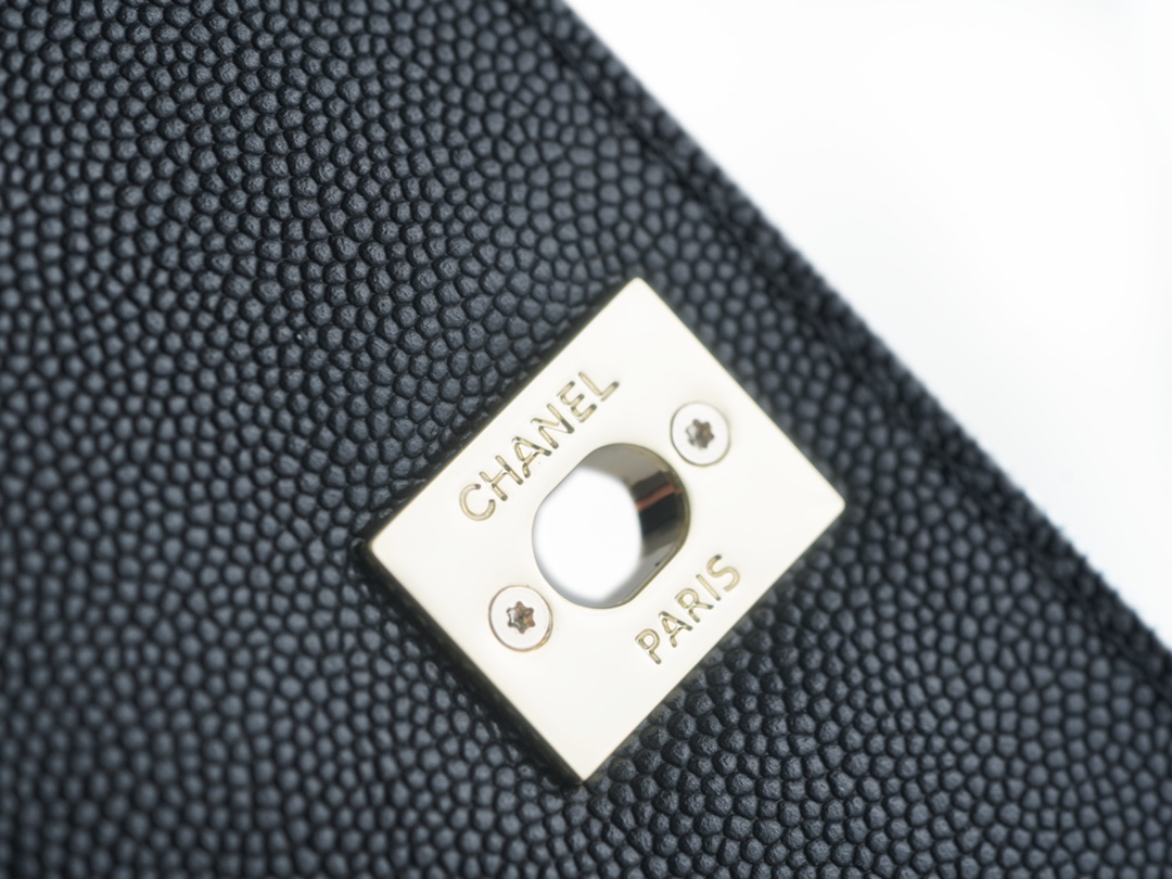 CHANEL 𝑪𝒐𝑪𝒐 𝒉𝒂𝒏𝒅𝒍𝒆 New Cowhide Handle Small Black Gold