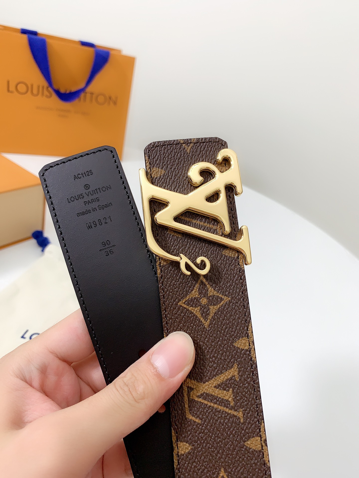 LOUIS VUITTO classic waterproof fabric with original calfskin