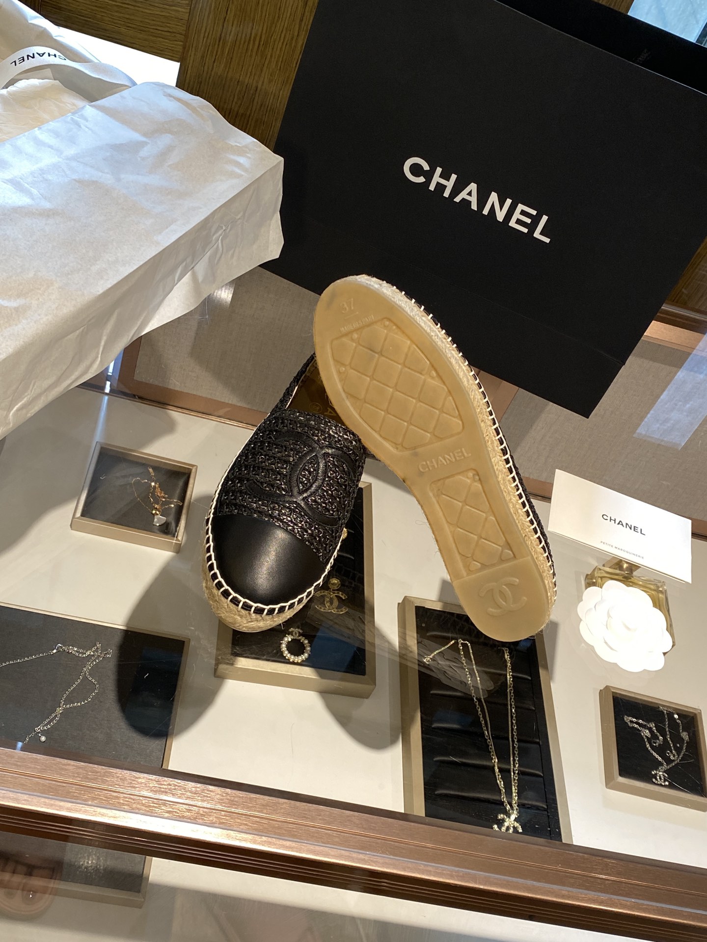 CHANEL fisherman shoes Chanel classic version of the original injection of rubber translucent rubber original color hemp sole