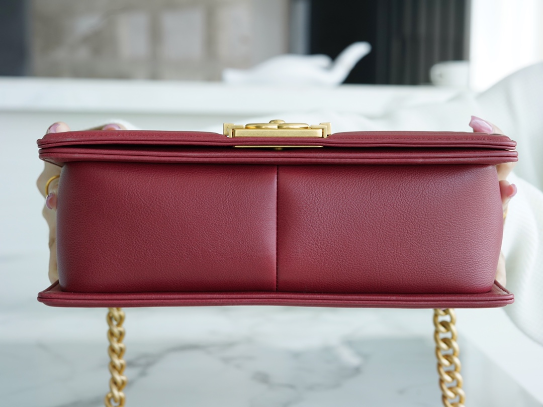 𝗖𝗵𝗮𝗻𝗲𝗹 𝗟𝗲𝗯𝗼𝘆  Original 