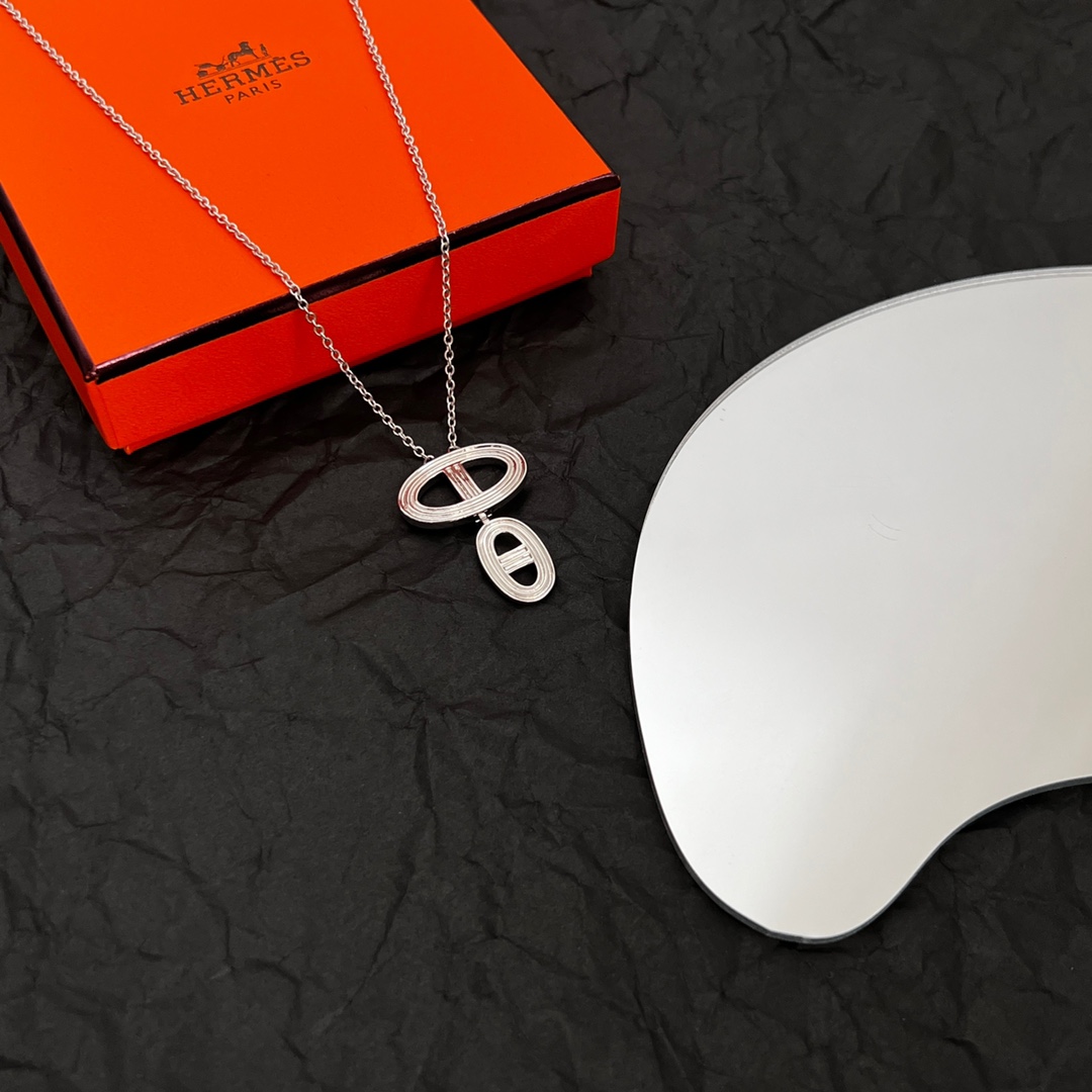 Hermes necklace