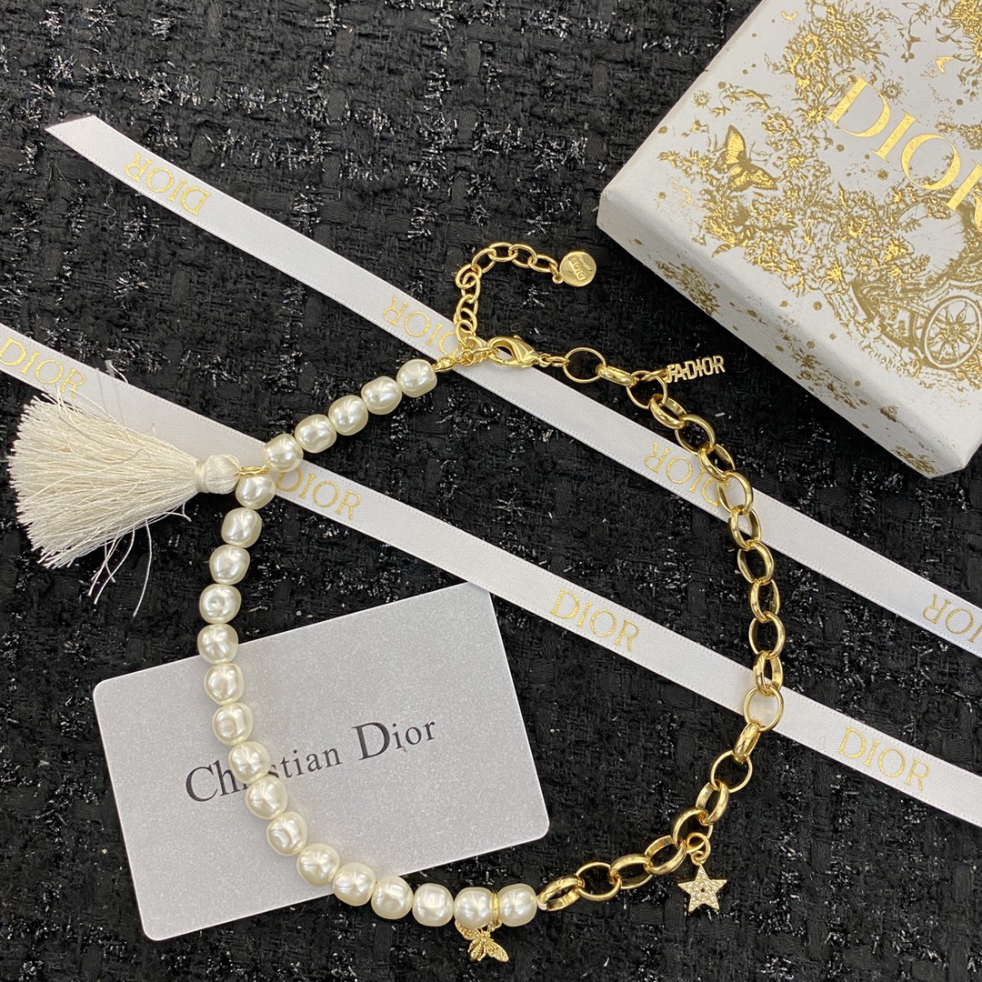 Dior necklace