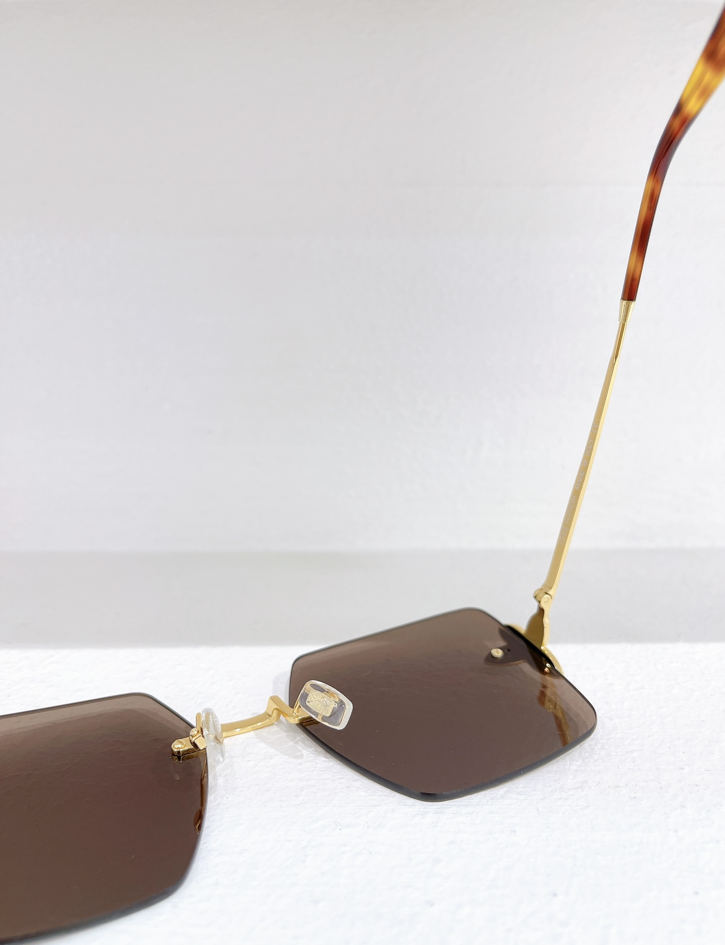 LOUIS VUITTON✨✨✨MODEL：Z1662U