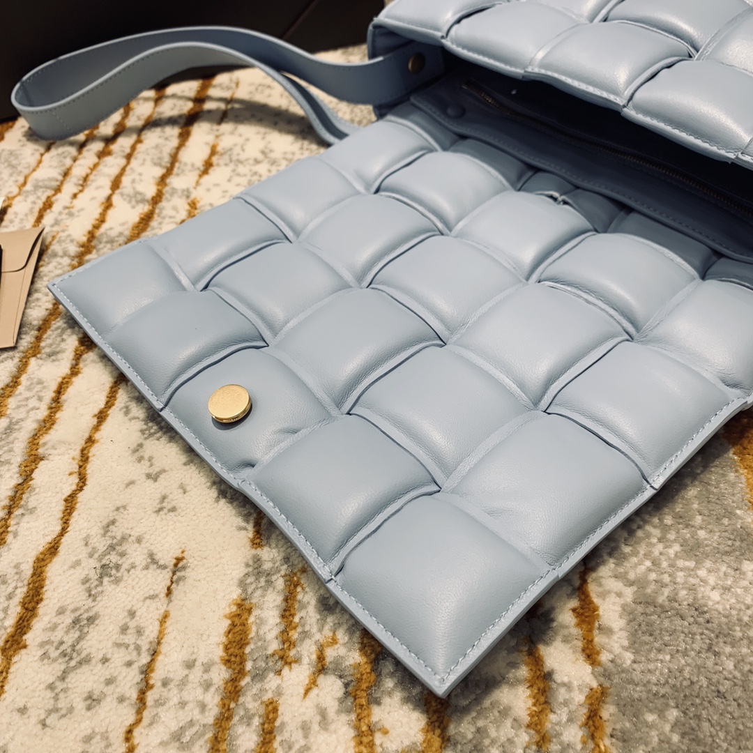 Bottega Veneta  PADDED  CASSETTE #591970