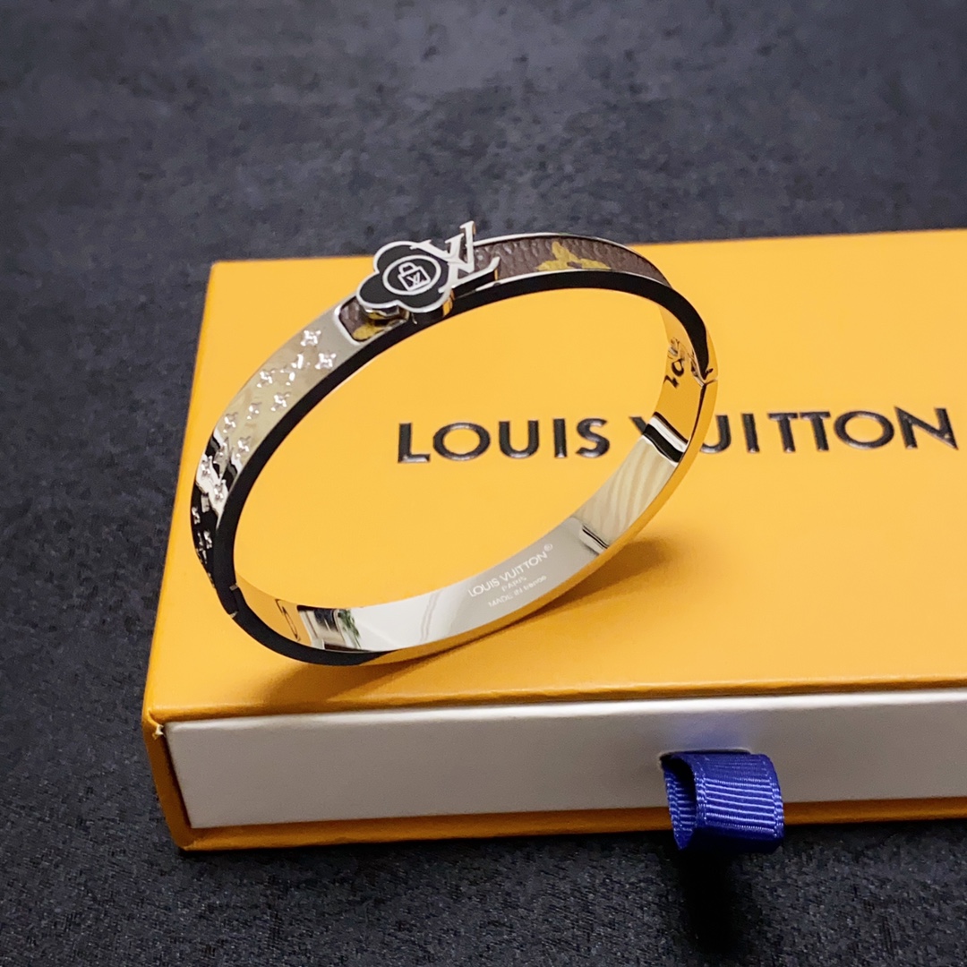 Louis Vuitton bracelet in 14kt fine colour
