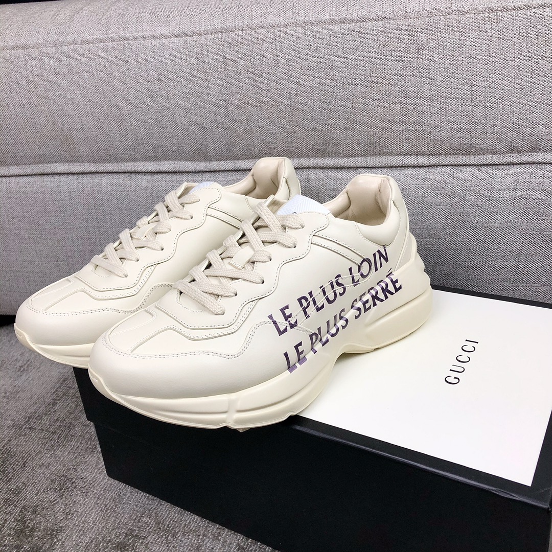 Gucci Pops This collection has a lot of flora and fauna elements Original material