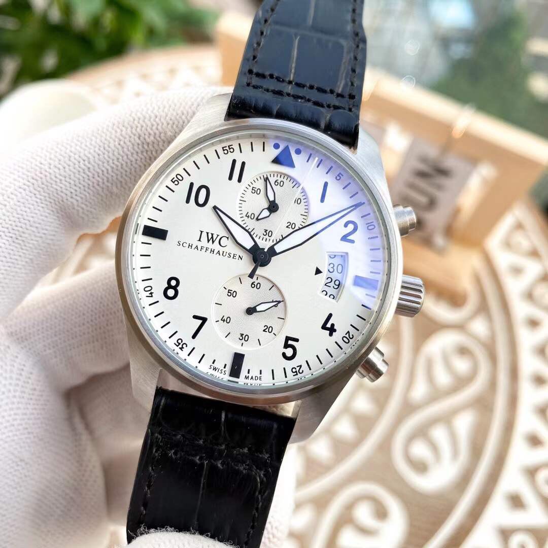 IWC- Vanguard - Men's Watch Mechanical Automatic Movement Mineralized Glass 316L Stainless Steel Case