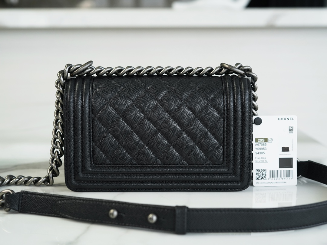 𝗖𝗵𝗮𝗻𝗲𝗹 𝗟𝗲𝗯𝗼𝘆 Imported custom caviar calfskin:Small ball pattern Small Black Silver