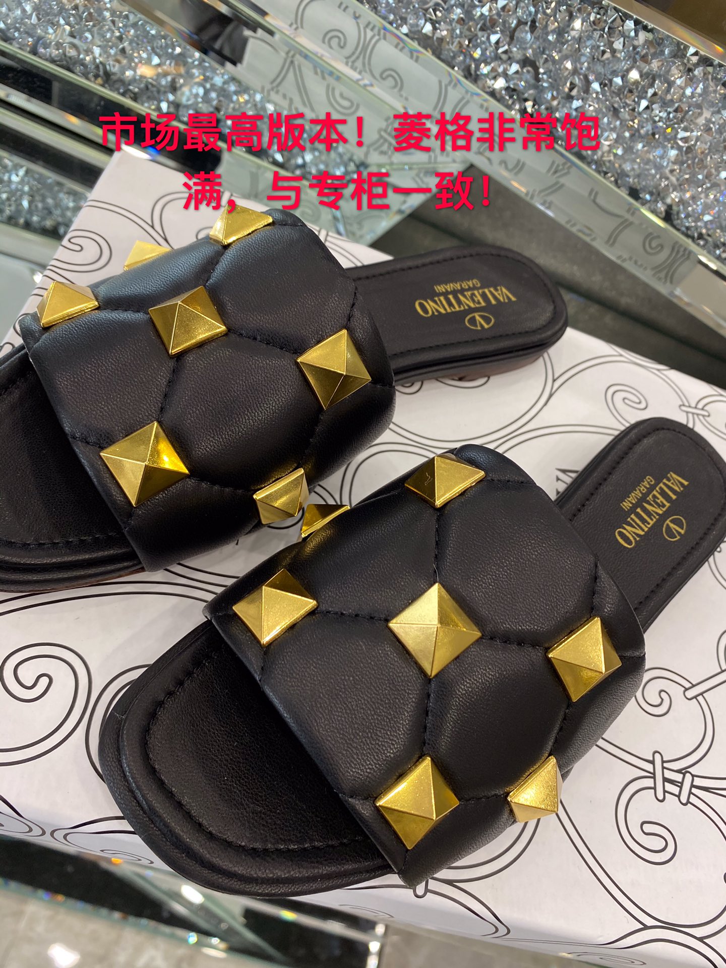 【Valentino】𝟐𝟎𝟐𝟏/𝐒𝐒 𝐧𝐞𝐰 The latest counter series, perfect details, very bright show series launched