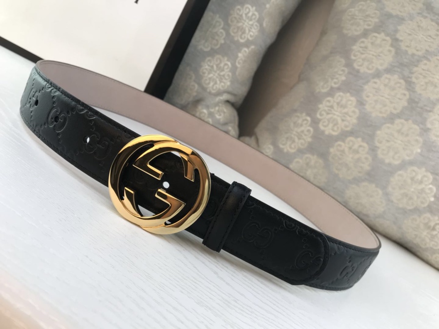 GUCCI double G buckle G buckle leather embossed