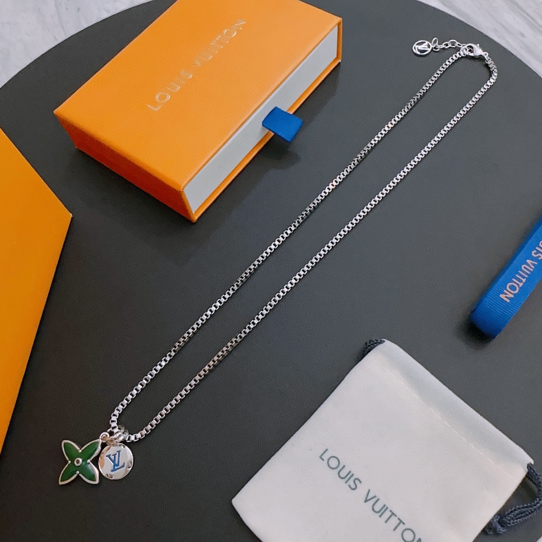 Louis Vuitton vintage silver necklace, couple's version, chain length 60 cm, changeable