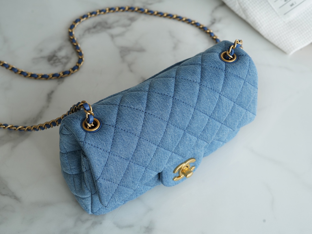 𝐂𝐇𝐀𝐍𝐄𝐋 Classic Flap Imported Original Denim Leather 🐑 Classic Mouth Flap Bag Large 𝗺𝗶𝗻𝗶 22𝐶 Denim Denim Metal Ball