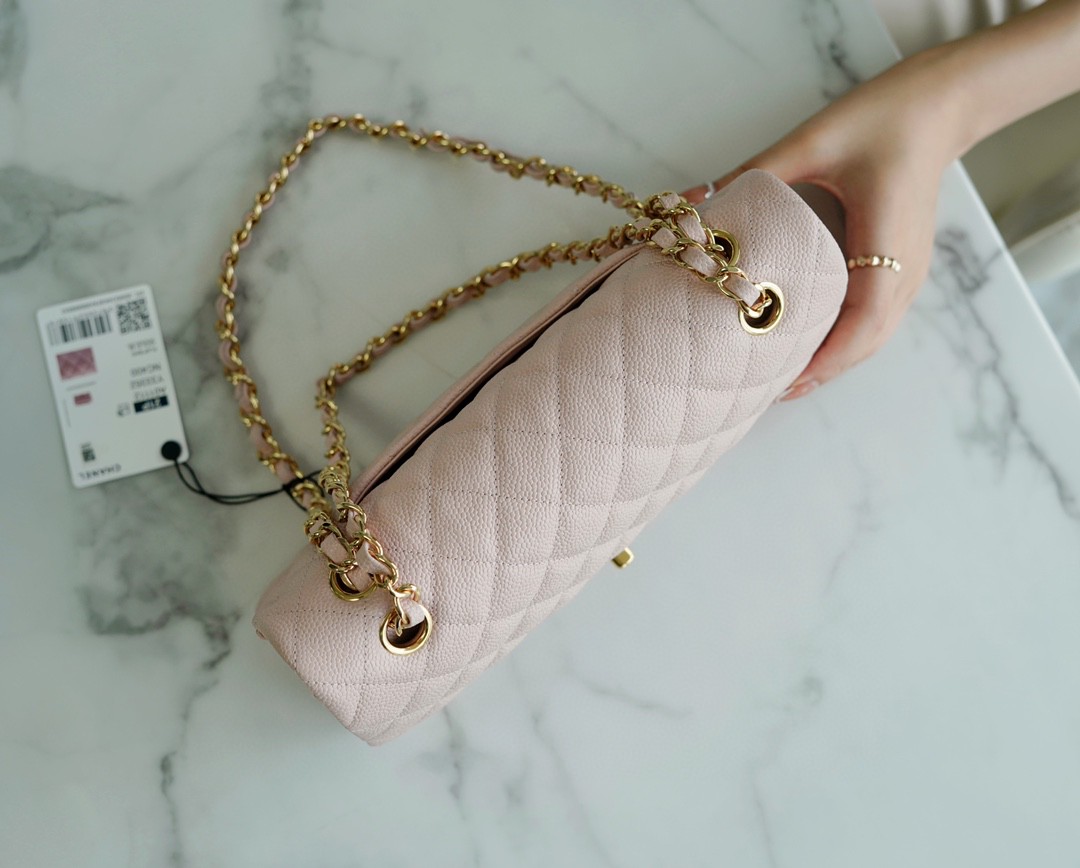 𝐂𝐇𝐀𝐍𝐄𝐋 Classic Flap France 🇫🇷 𝐇𝐇 𝐚𝐚𝐬 Original Caviar 🐂 Imported Channel Custom Calfskin Classic Flap Bag Cherry Blossom Pink 🌸