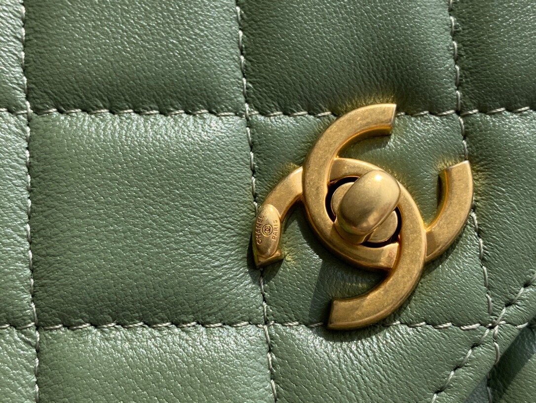 Chanel 𝑾𝒐𝒄 Hairy Bag Metal Ball 𝒘𝒐𝒄 Matcha Green