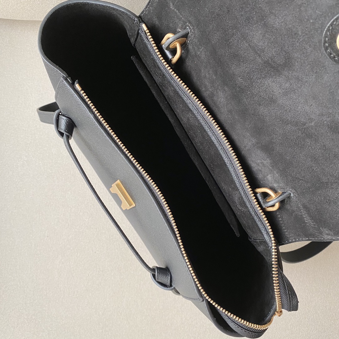 𝐂𝐞𝐥𝐢𝐧𝐞 BELT MICRO BAG in grained calfskin