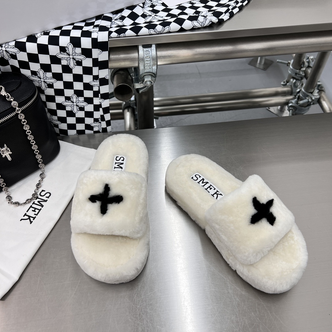 𝐒𝐌𝐅𝐊｜𝟐𝟎𝟐𝟐/𝐒𝐒 𝐧𝐞𝐰 Thick sole woolen slippers Sheepskin padded feet logo clearly visible Customized rubber non-slip outsole