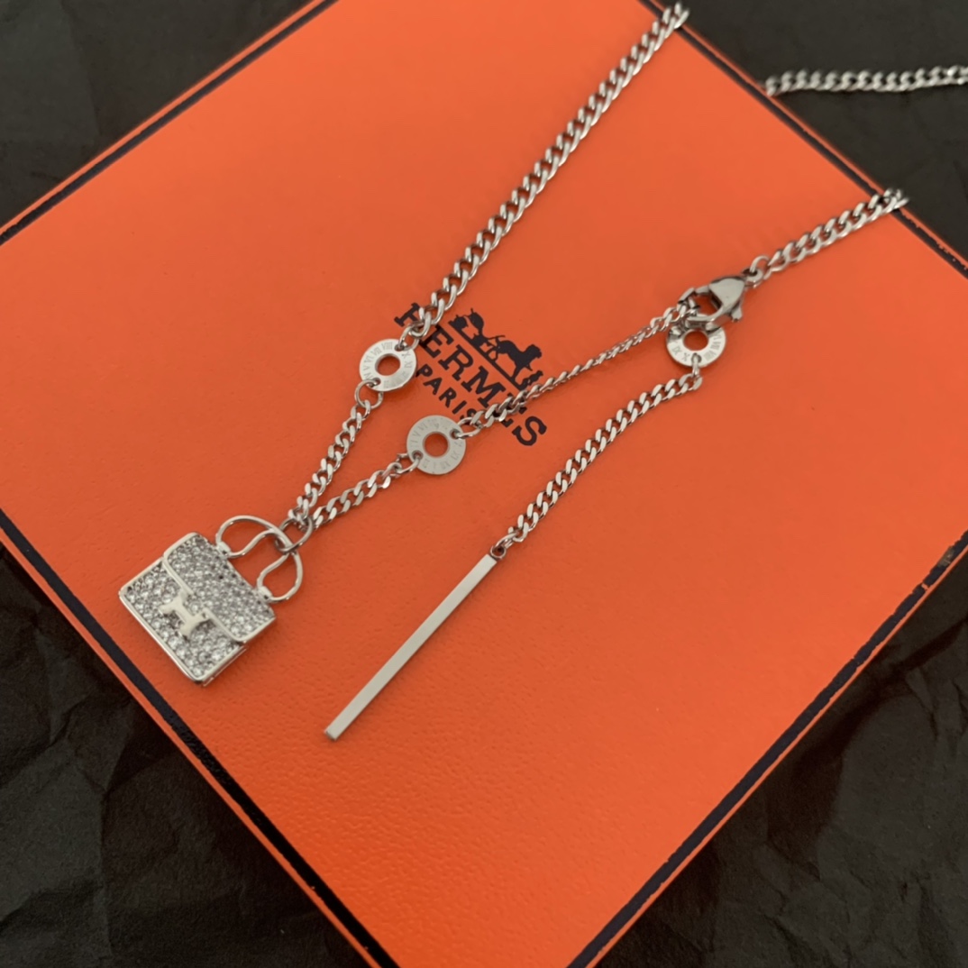 Hermes necklace