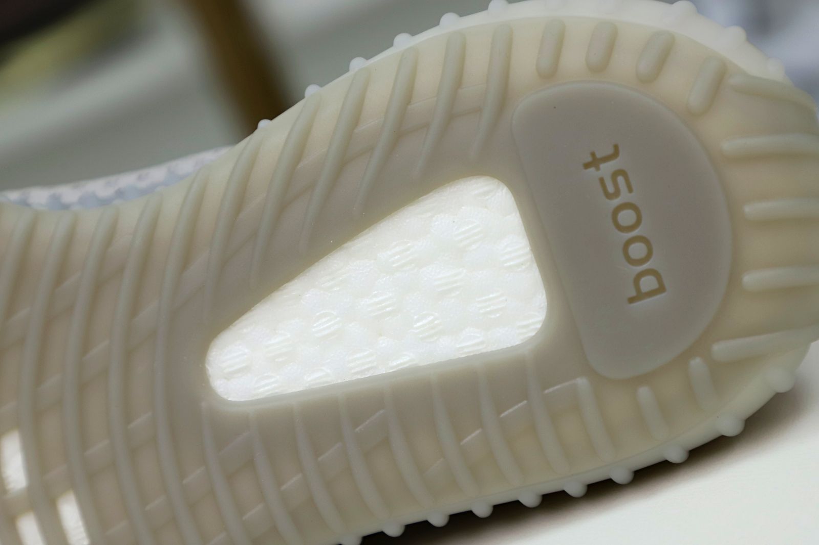 Yeezy Boost 350 V2 Tail