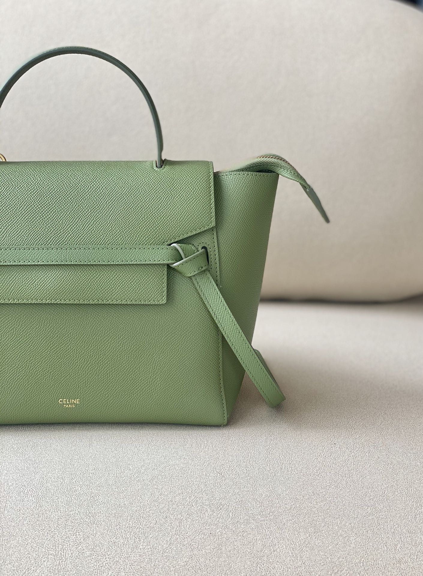 𝐂𝐞𝐥𝐢𝐧𝐞 BELT MICRO BAG in grained calfskin