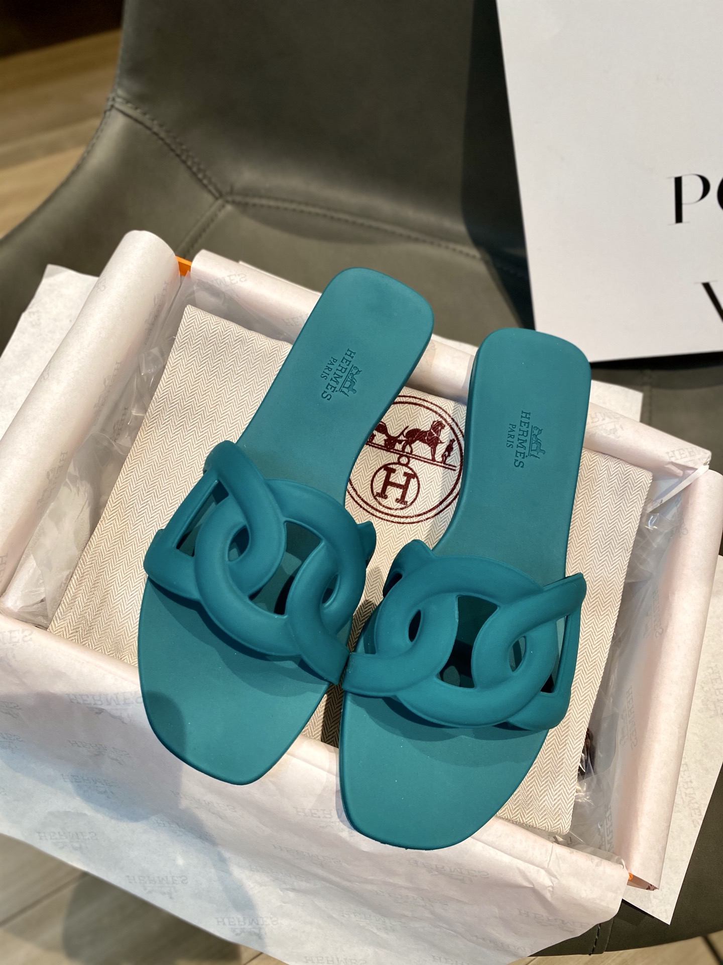 Hermes Pig Nose Classic Slippers