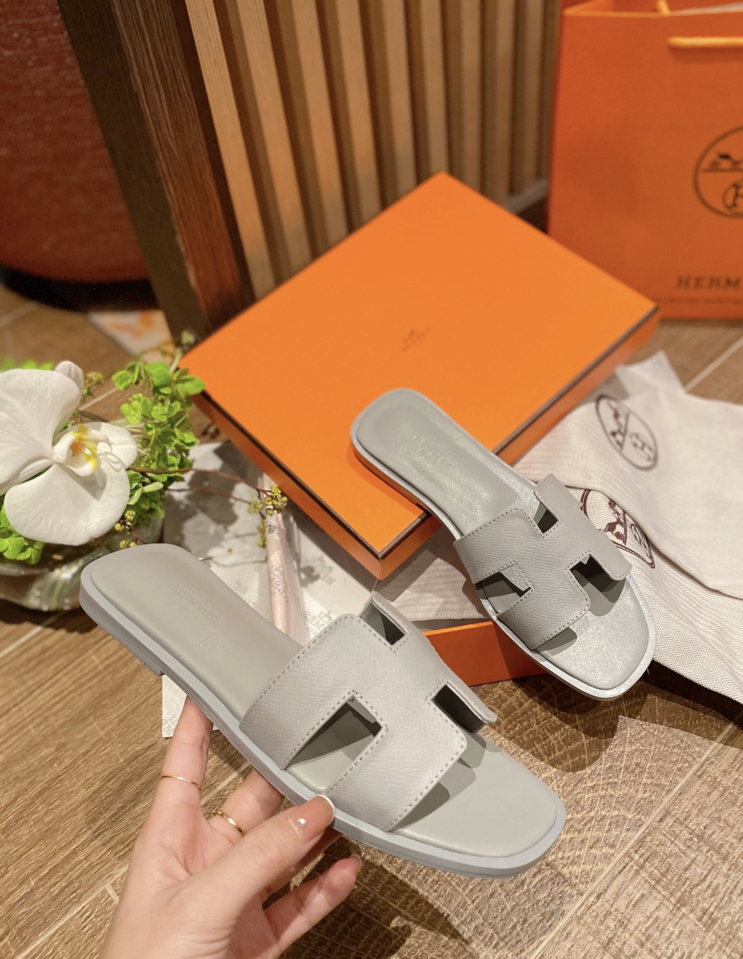 Hermes new revision of the first layer of cowhide