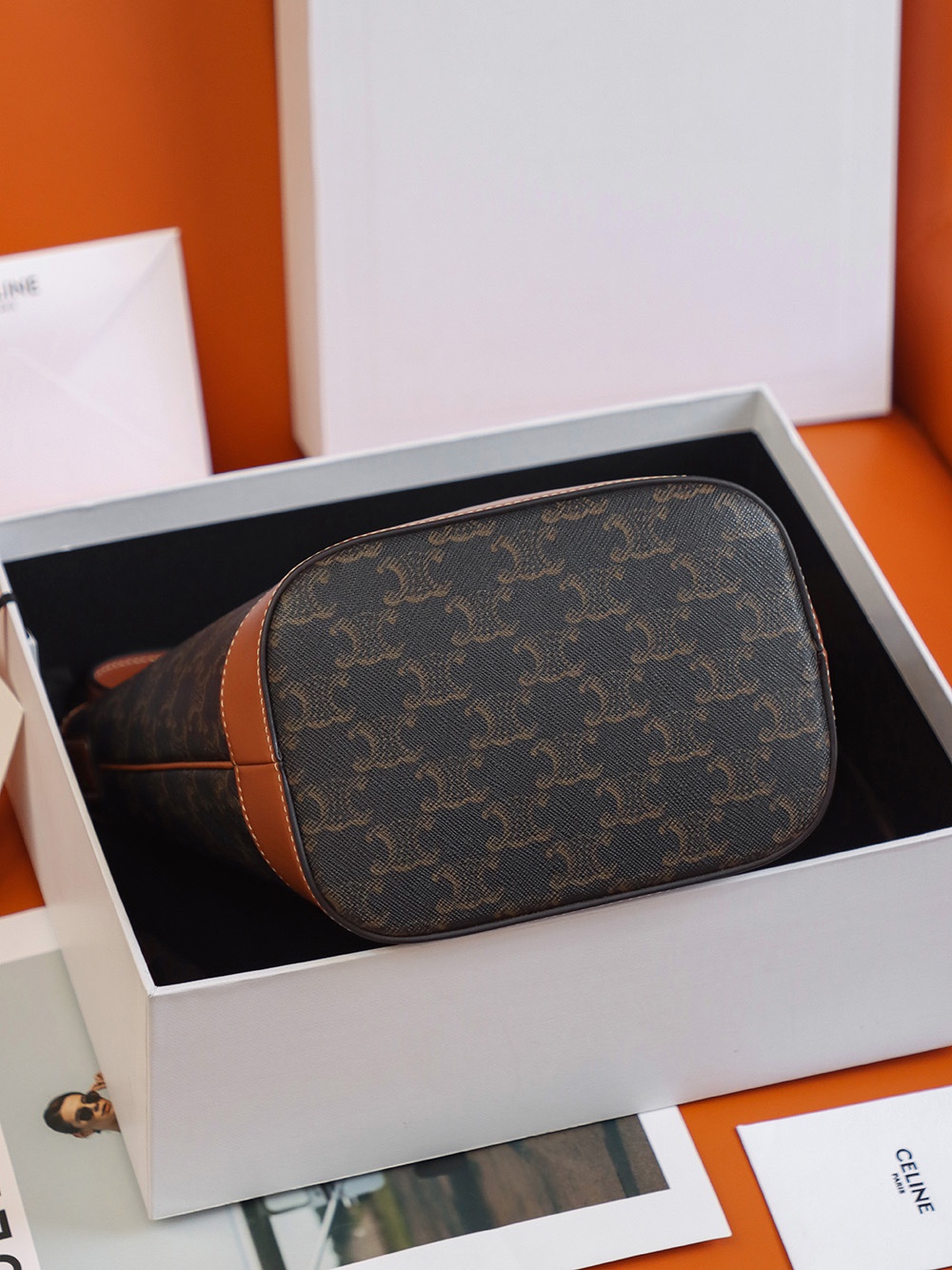 𝐂𝐞𝐥𝐢𝐧𝐞  𝐓𝐑𝐈𝐎𝐌𝐏𝐇𝐄 𝐂𝐀𝐍𝐕𝐀𝐒 bucket bag #191442