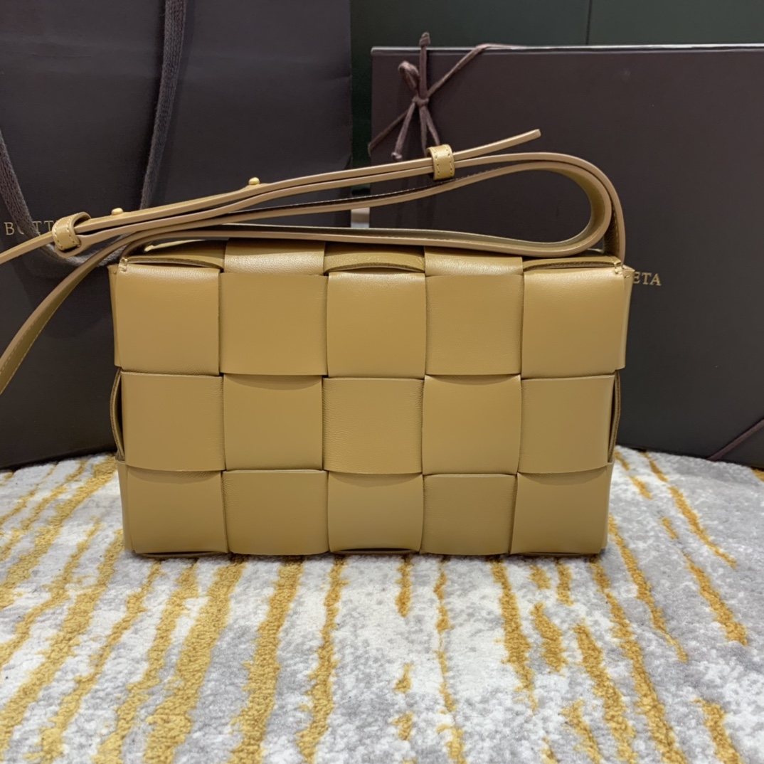 Bottega Veneta  𝘾𝘼𝙎𝙎𝙀𝙏𝙏𝙀 #578004