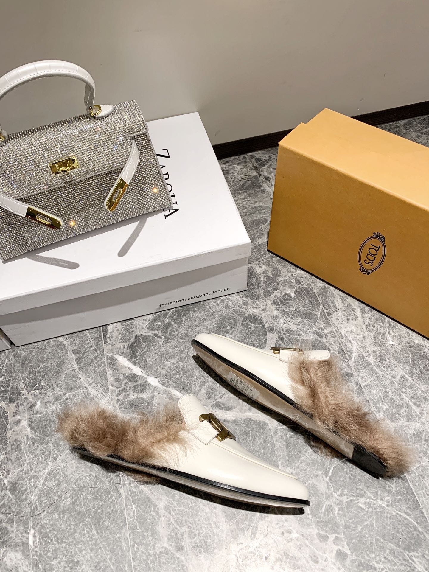 TOD'S 𝙏𝙊𝘿𝙎 2020 autumn and winter new hairy slippers on the new a pair of so fashionable hairy slippers