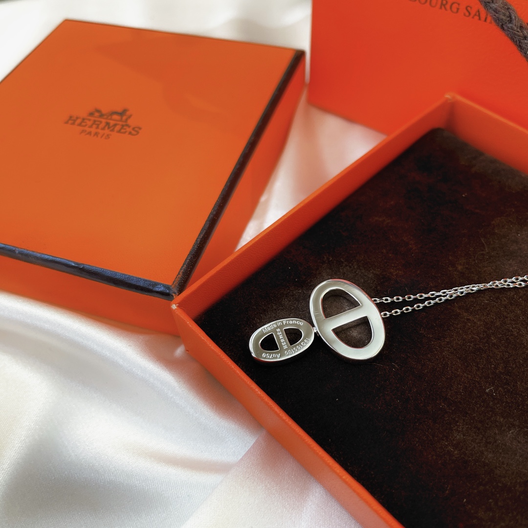 Hermes necklace