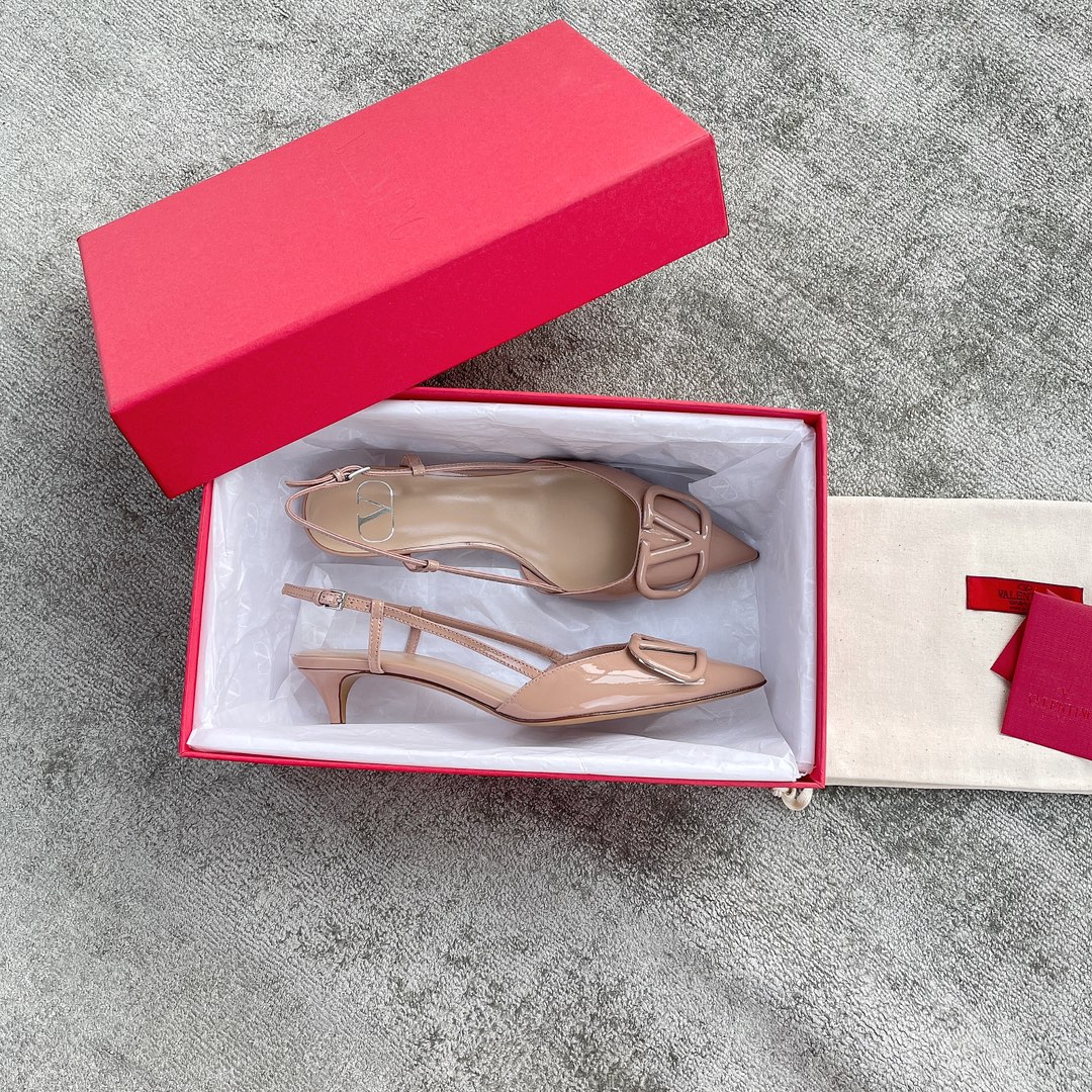 Valentino V Buckle High Heel 4CM Kitten Heel Nude Pink