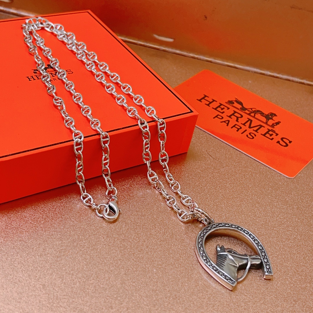 Hermes necklace