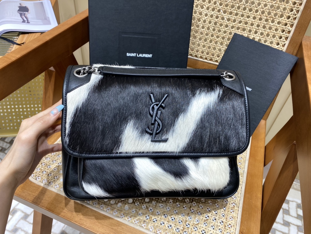 SAINT LAURENT  𝐍𝐢𝐤𝐢 28𝐜𝐦 #633158