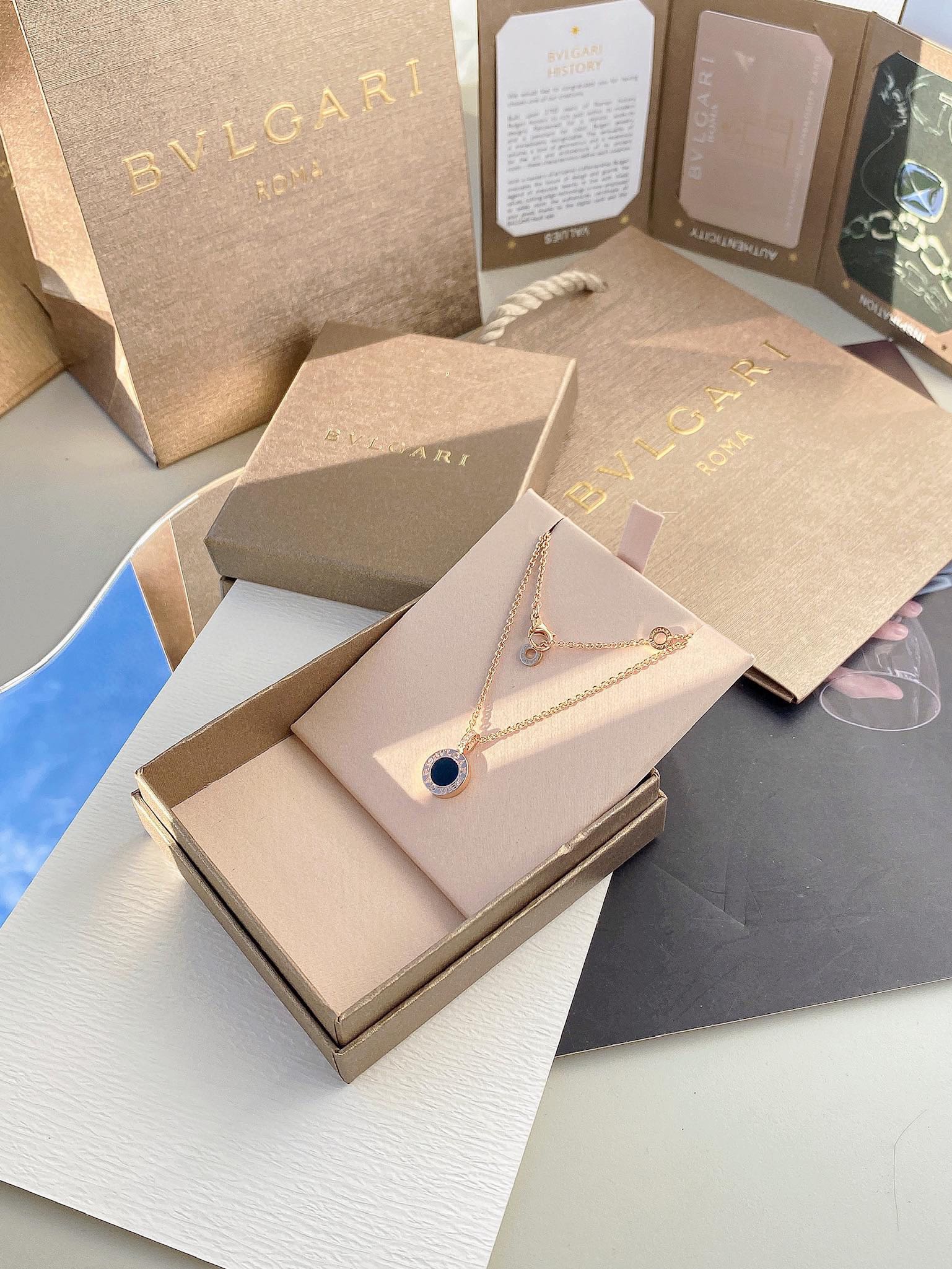 BVLGARI  necklace