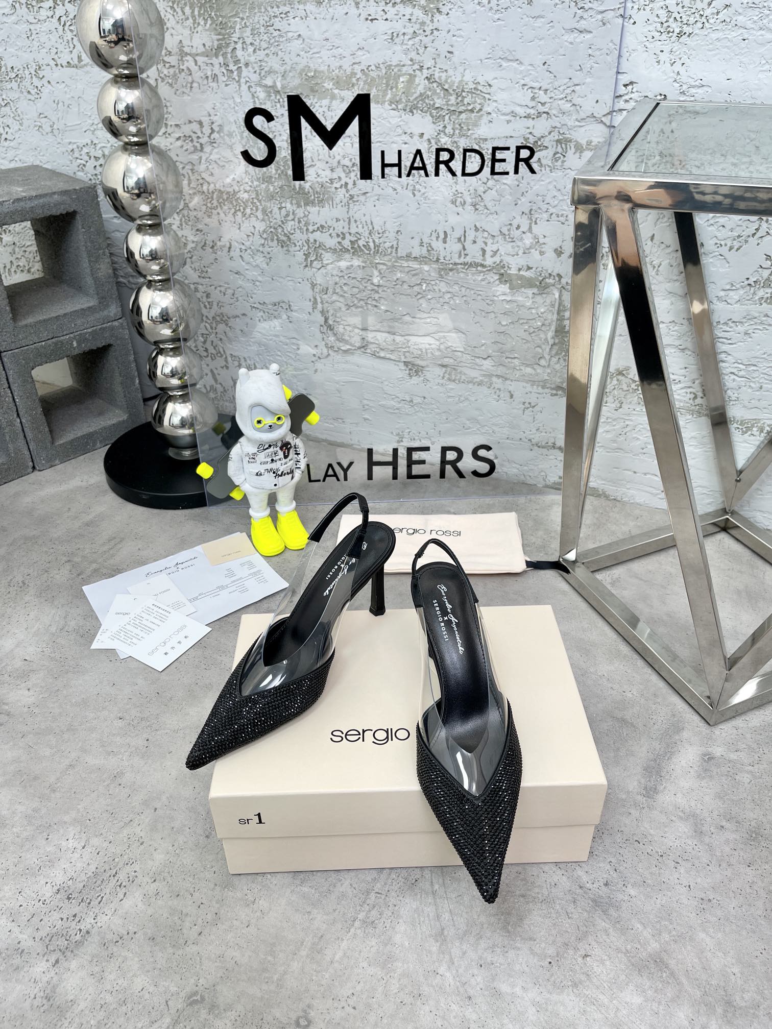 𝐒𝐞𝐫𝐠𝐢𝐨 𝐑𝐨𝐬𝐬𝐬 𝐢𝐢｜𝟐𝟎𝟐𝟑/𝐒𝐒 𝐧𝐞 𝐰 2023 new hot diamond back hollow sandals Evangelical ✘ Saijo Rossi joint model
