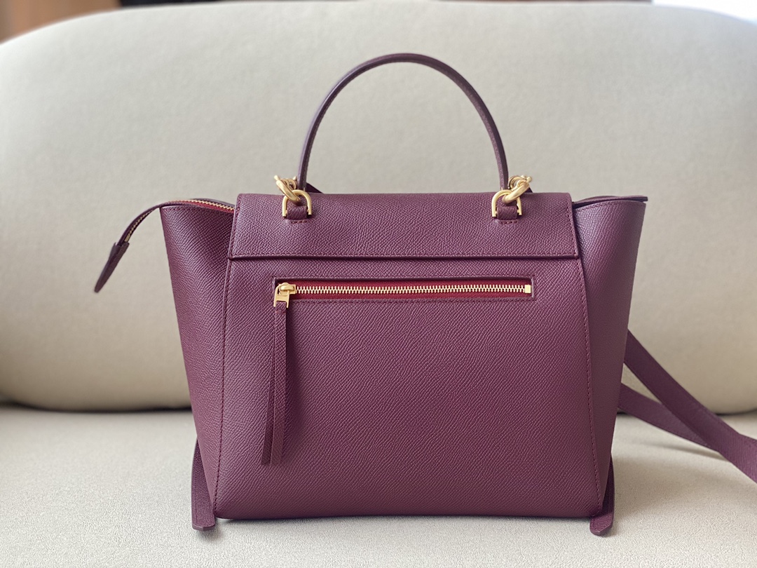 𝐂𝐞𝐥𝐢𝐧𝐞 BELT MICRO BAG in grained calfskin