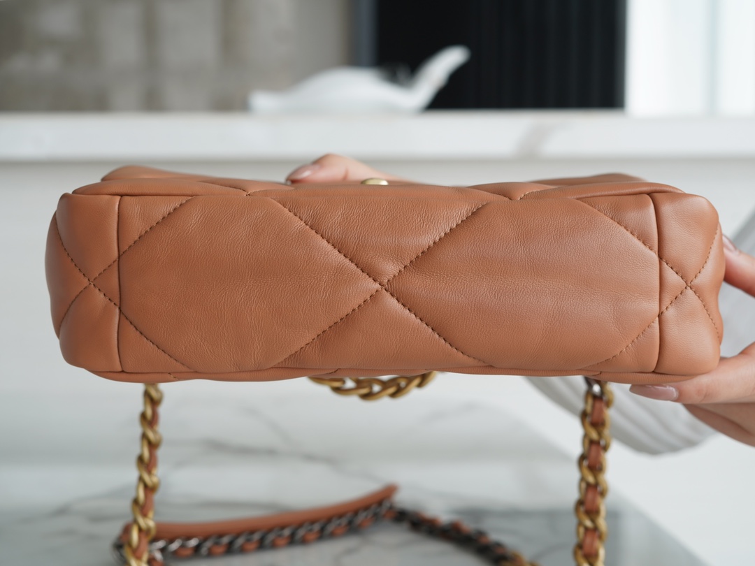 𝗖𝗛𝗔𝗡𝗘𝗟 ❶❾ 𝗕𝗔𝗚 Original lambskin series ❥ Genuine leather ❥ Small ❥ Caramel ʚ 🧸ྀི ɞ✩‧₊˚