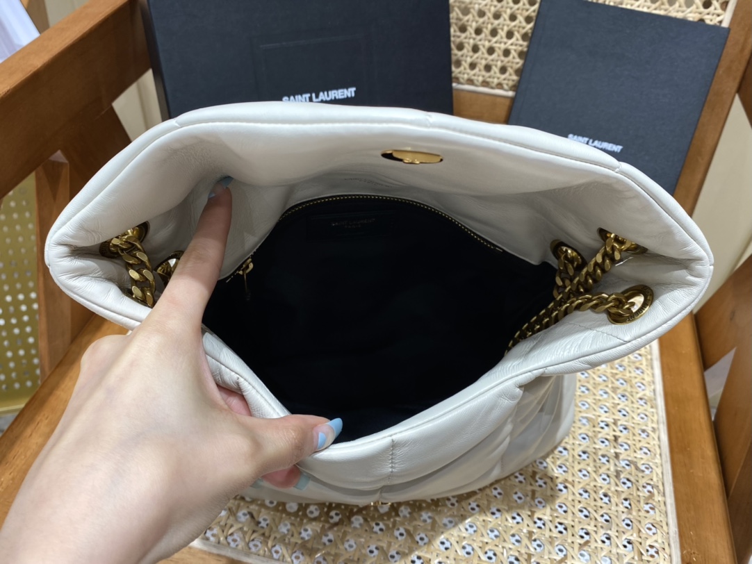 SAINT LAURENT #𝙇𝙤𝙪𝙇𝙤𝙪 𝙥𝙪𝙛𝙛𝙚𝙧#57747 (large silver buckle)