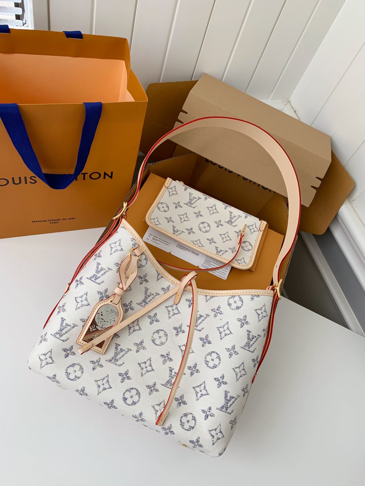 Louis Vuitton Carryall small handbag M24707 Size：29*24*12cm
