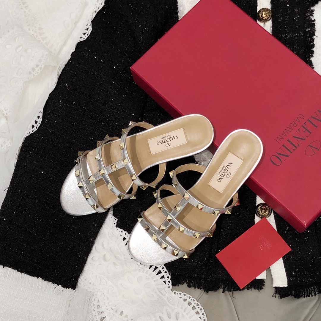 【Valentino】Valentino Top Edition Metallic Silver 3 Strap Flat Slippers
