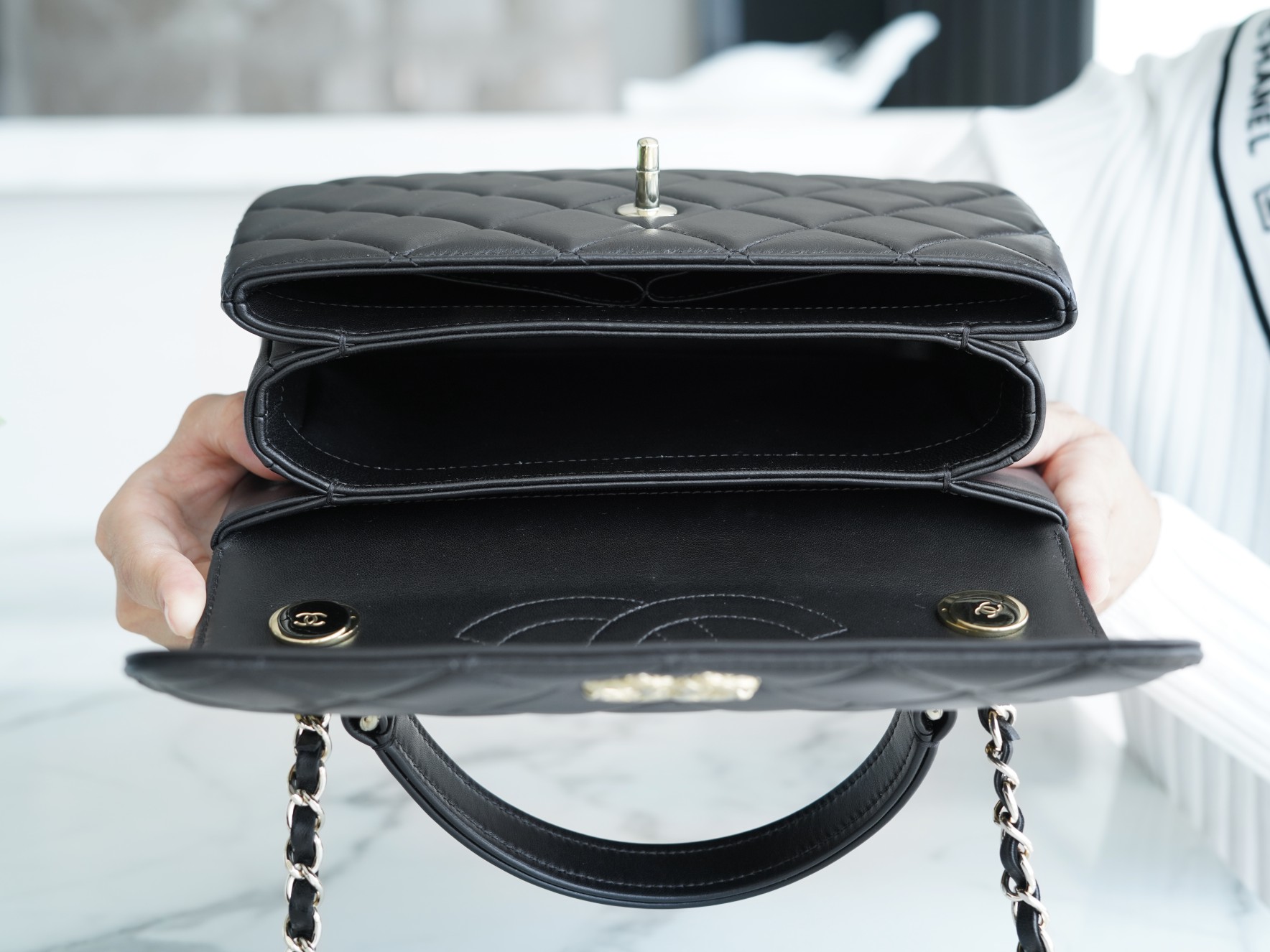 Chanel Trendy cc mouth flap bag lambskin black gold Genuine Leather