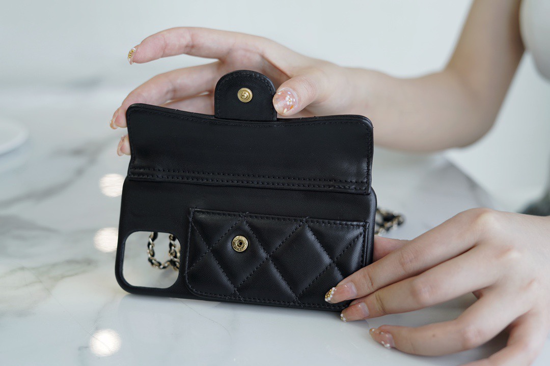 𝗖𝗛𝗔𝗘𝗡𝗟✦2021 𝗦𝘀 Spring/Summer New Gold Ball Chain Phone Case (for 📱iphone12/12pro)