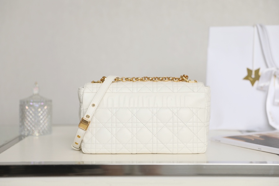 [DlOR CARO] White soft cow leather rattan check pattern