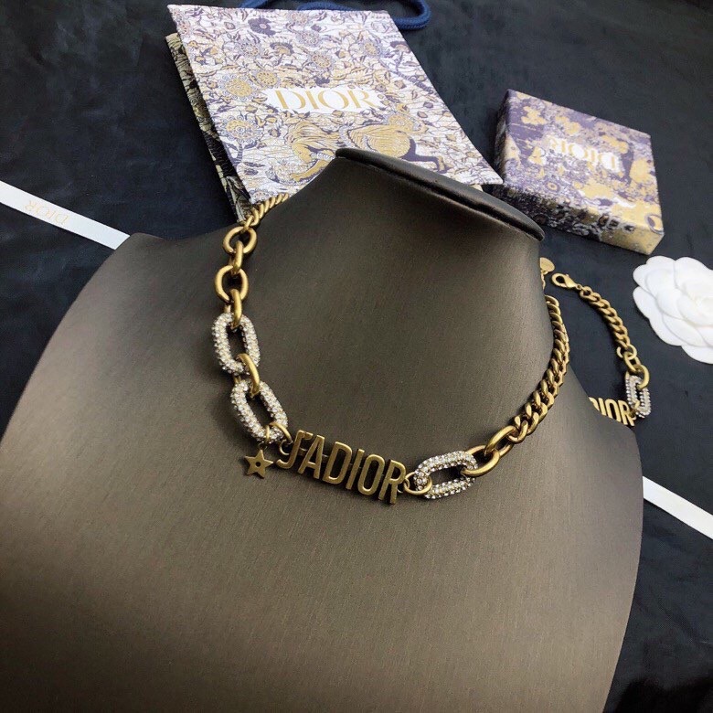 Dior necklace
