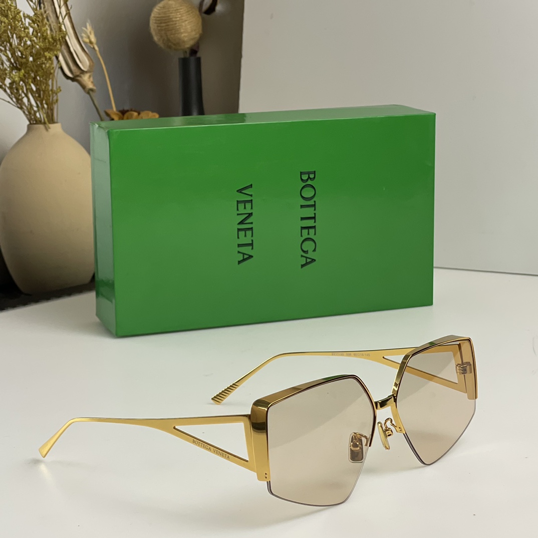 BOTTEGA VENETA Model：BV1113S