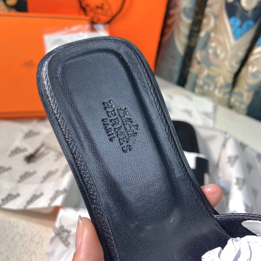 Hermes slippers