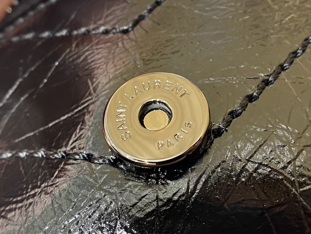 SAINT LAURENT 𝑵𝒊𝒌𝒊 𝒃𝒐𝒅𝒚 𝒃𝒂𝒈  #577124.JD