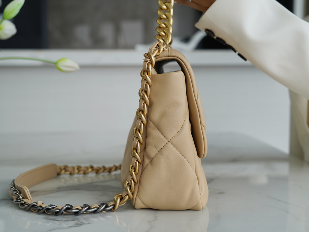 𝗖𝗛𝗔𝗡𝗘𝗟 ❶❾ 𝗕𝗔𝗚 Original lambskin series ❥ Genuine leather ❥ Medium ❥ Apricot