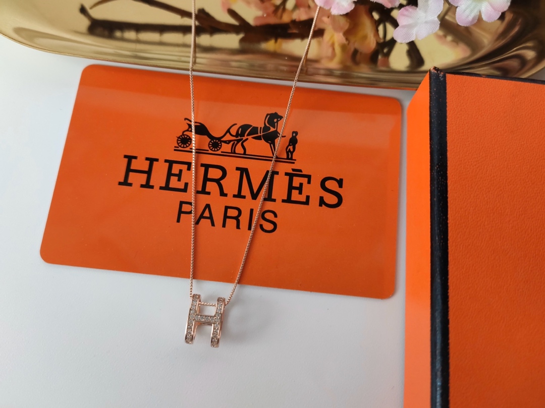 Hermes necklace